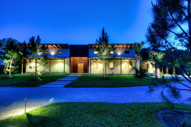 This is an example of a front yard landscaping in Tampa.