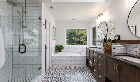 Bathroom of the Week: Beautiful Black-and-White Vintage Style