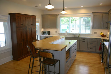 Inspiration for a timeless kitchen remodel in New York
