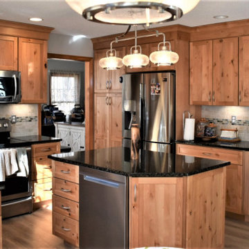 Natural Rustic Alder with Ubatuba granite