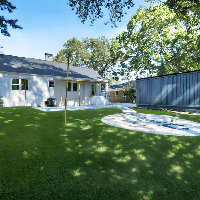 Inspiration for an exterior home remodel in Atlanta