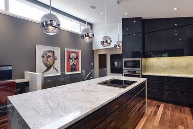 Kitchen - modern kitchen idea in Edmonton