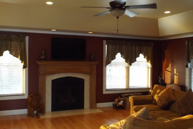 Elegant family room photo in Boston