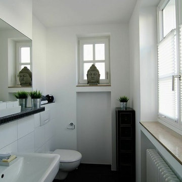 Monheim am Rhein, neues Bad im Vorderhaus.