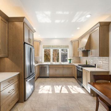 Starmark Farmington Maple Biscotti Kitchen