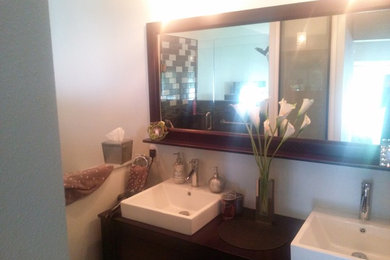Elegant bathroom photo in Tampa