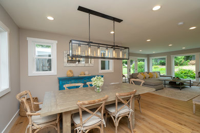 Dining room - cottage dining room idea in Richmond