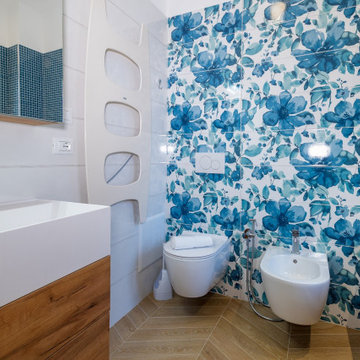 PICCOLO BAGNO EN SUITE CON VASCA IN RESINA SU MISURA
