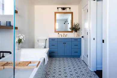 Inspiration for a bathroom remodel in Chicago