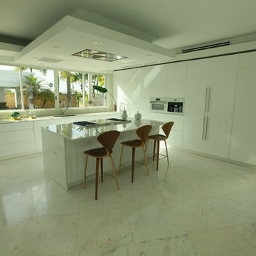 Kitchen - Rauvisio crystal white doors