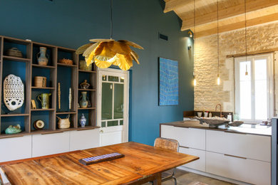 Idée de décoration pour une salle à manger design.