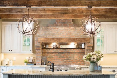 Example of a cottage kitchen design in Cincinnati