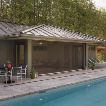 Pool House with Retractable Screen