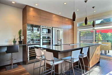 Example of a minimalist kitchen design in Montreal