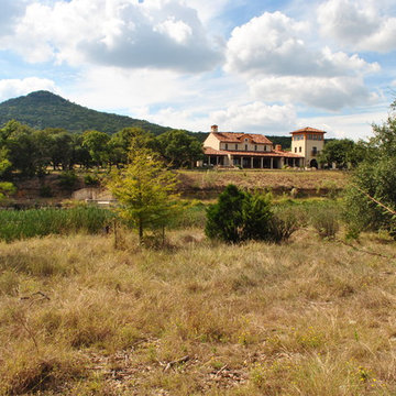 Hacienda on Seco Creek