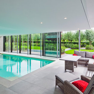 Großer Moderner Pool in Frankfurt am Main