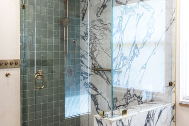 Example of a transitional bathroom design in Orlando