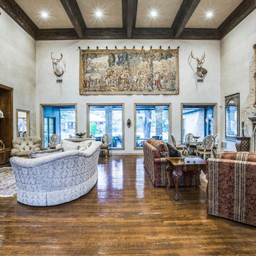 Plano estate with 2 guest houses and tennis court on 1.5 acres