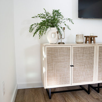 Sutton Base | Modin Rigid LVP Collection Customer Space | DE