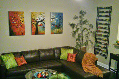 Minimalist living room photo in Orlando