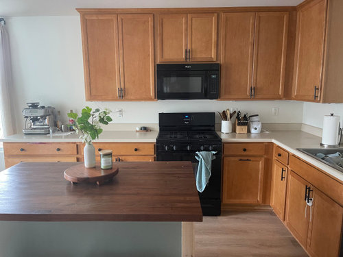 Will it look okay to paint walls and kitchen cabinets same color?