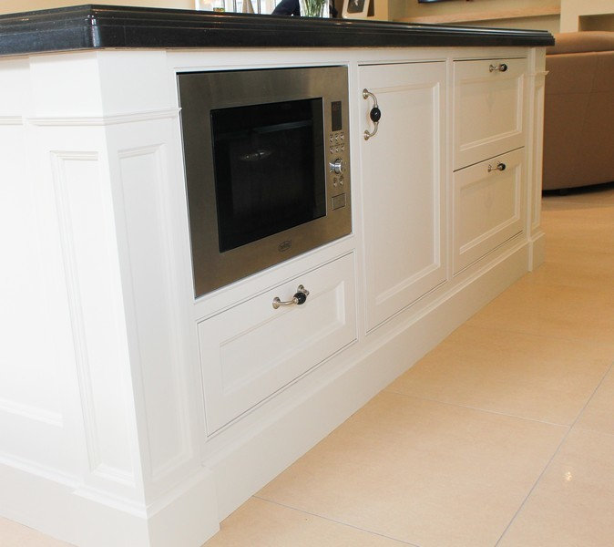Deluxe Handcrafted & Hand-painted In-Frame kitchen,