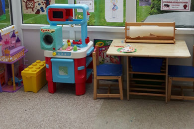 Photo of a medium sized modern kids' bedroom in Hertfordshire.