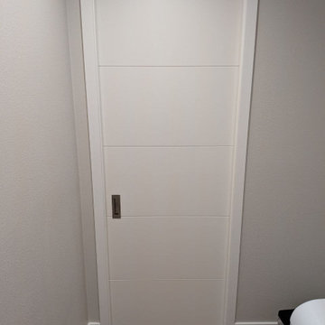 Planum 0770 White with silver rectangular pulls