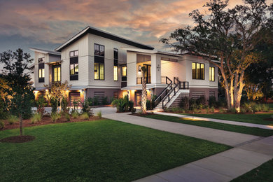 Photo of a contemporary house exterior in Charleston.