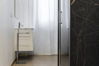 Ispirazione per una stanza da bagno minimalista
