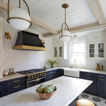 Retro Kitchen With A Golden Touch