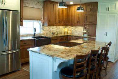 Kitchen - cottage kitchen idea in Grand Rapids