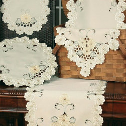 Xia Home Fashions - Emerald Daisy Embroidered Cutwork Collection Set of 4 Round Doily - Kitchen And Table Linens