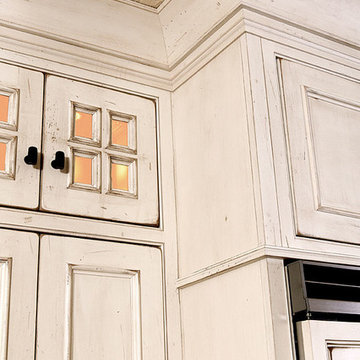 Door style: Savannah Inset | Species: Paint grade | Finish: Vintage