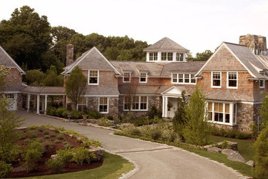 Victorian exterior home idea in New York