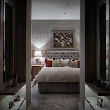 Elegant mansion block apartment, Central London
