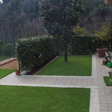 Giardino in erba sintetica - villetta a schiera
