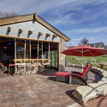 Lakeside Boathouse Bar