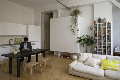 Cette photo montre un salon tendance.