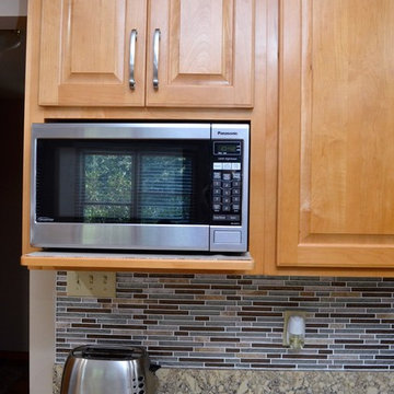 Chesterton, IN. Haas Signature Collection, Maple Honey Kitchen