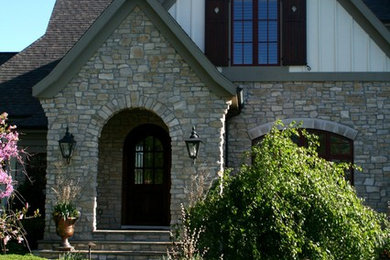 Example of a classic exterior home design in Grand Rapids