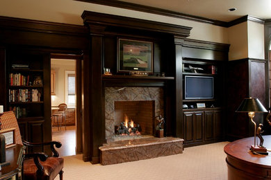 Example of a classic home office design in Portland