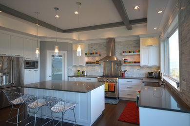 Inspiration for a modern kitchen remodel in Vancouver