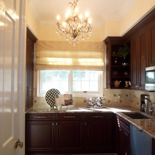 Home design - traditional home design idea in Tampa