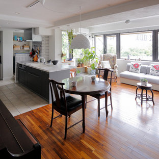 他の地域のエクレクティックスタイルのおしゃれなダイニングの写真