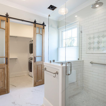 Beautiful Bathroom with Complementary Styles