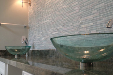 Example of a bathroom design in Houston