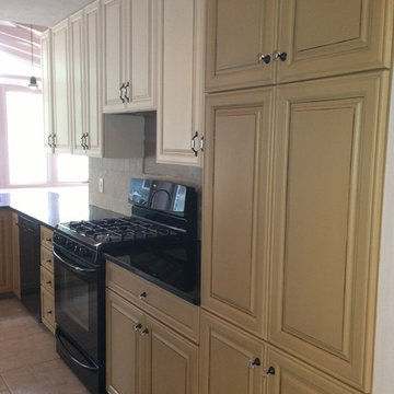 Glazed Kitchen Cabinets & Entertainment Unit