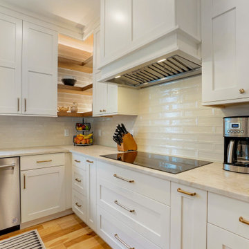 Briar Haven Drive - White and Teal Kitchen