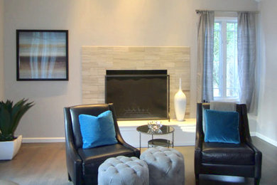 Minimalist living room photo in San Francisco